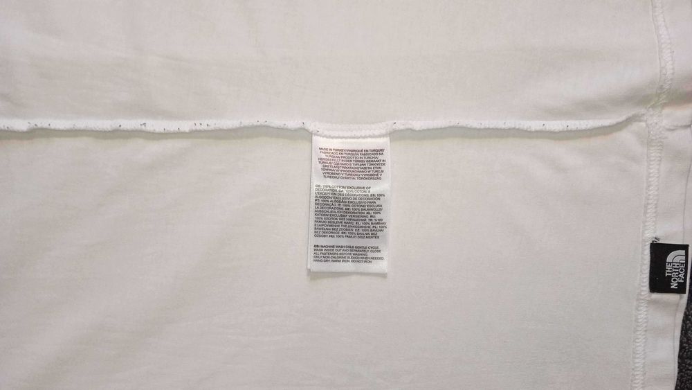 Біла чоловіча футболка The North Face ; Розмір М