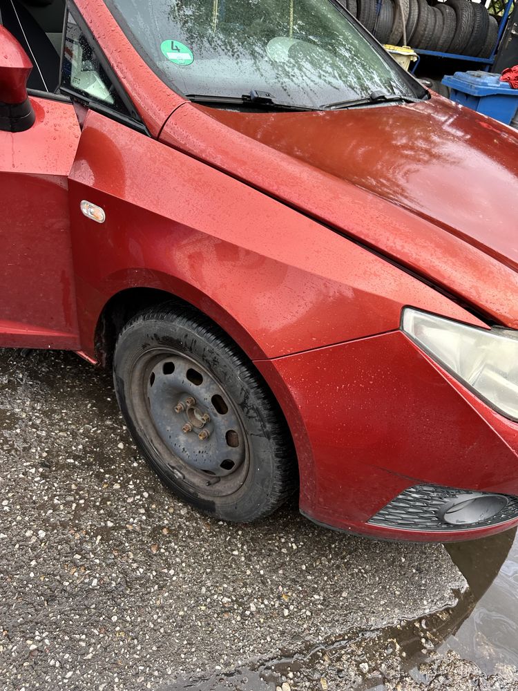 Błotnik Ibiza 6J Prawy przód Seat Ibiza IV LS3X