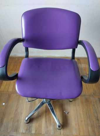Перукарське крісло з гідравлічним підйомником