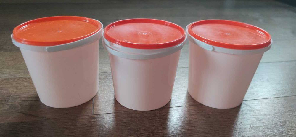 Відро з кришкою 1 л / відра 1 л / ведро 1 л є прозорі і білі