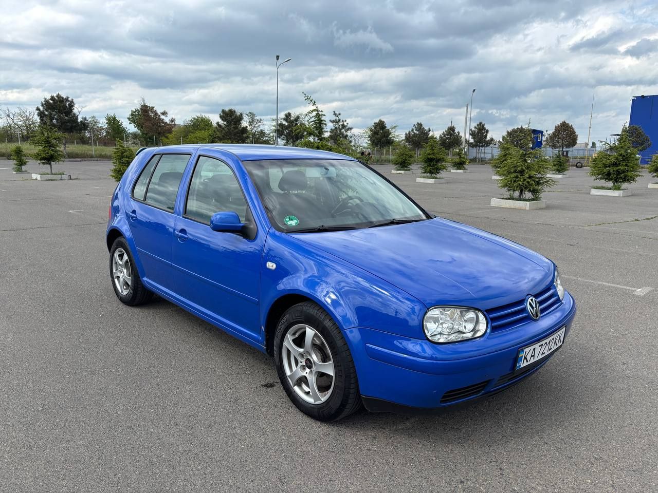 Продаю Volkswagen golf!