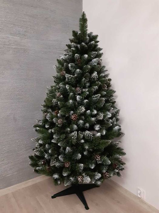 Choinka sztuczna z szyszkami i brokatem DIAMENTOWA GĘSTA 120cm
