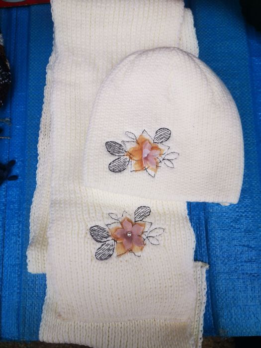 Czapka z szalikiem komplet