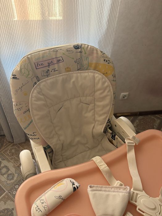 Дитячий столик на колесах