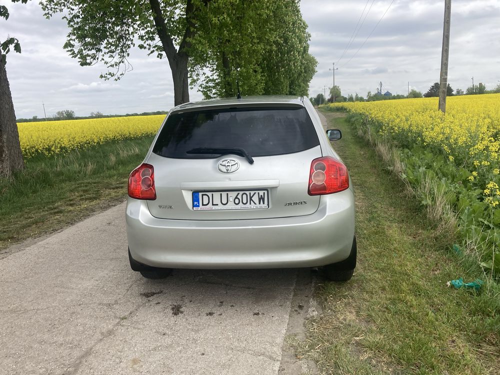 Toyota Auris 1,4  bezyna