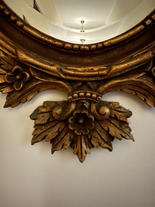 Espelho oval antigo em talha dourada 99 x 36 cm Areeiro Lisboa