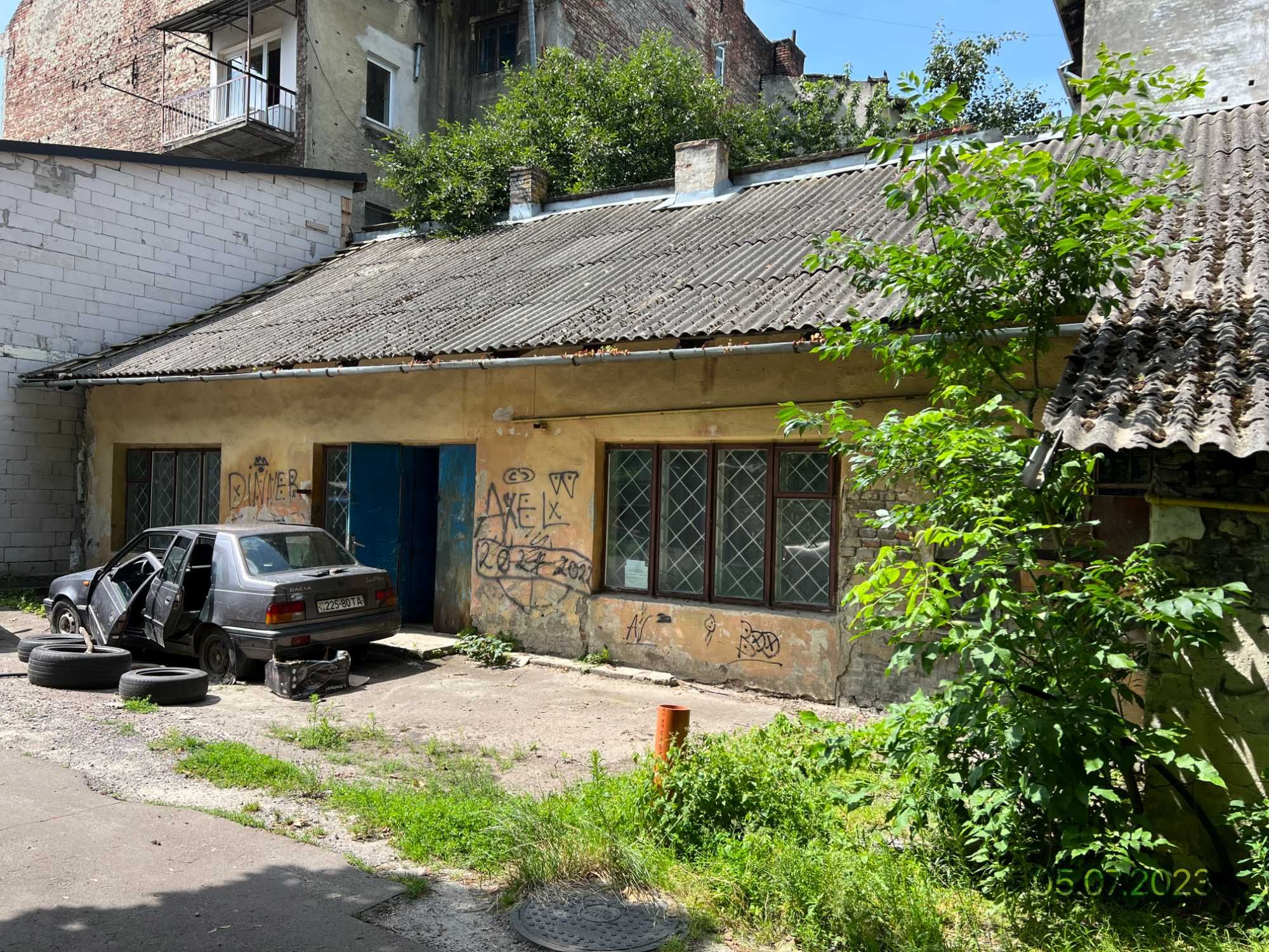 Фасад, нежитлові приміщення, 44.2 м2, м. Львів, вул. Городоцька, 147