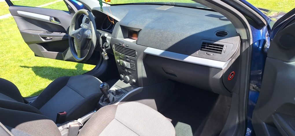 Opel Astra H 2005r