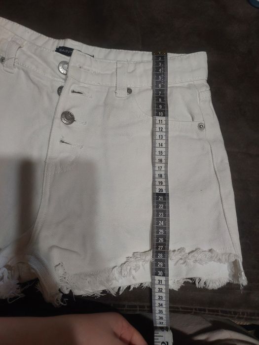 Жіночі білі шорти