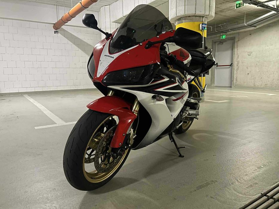 Honda CBR 1000RR SC57B HRC (nie r1,GSXR,zx10r)