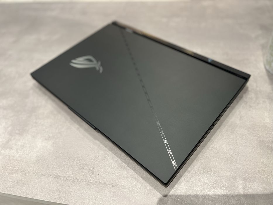 ASUS ROG Strix Scar G18 G834JZ-N6006 z RTX4080 - Laptop Gamingowy