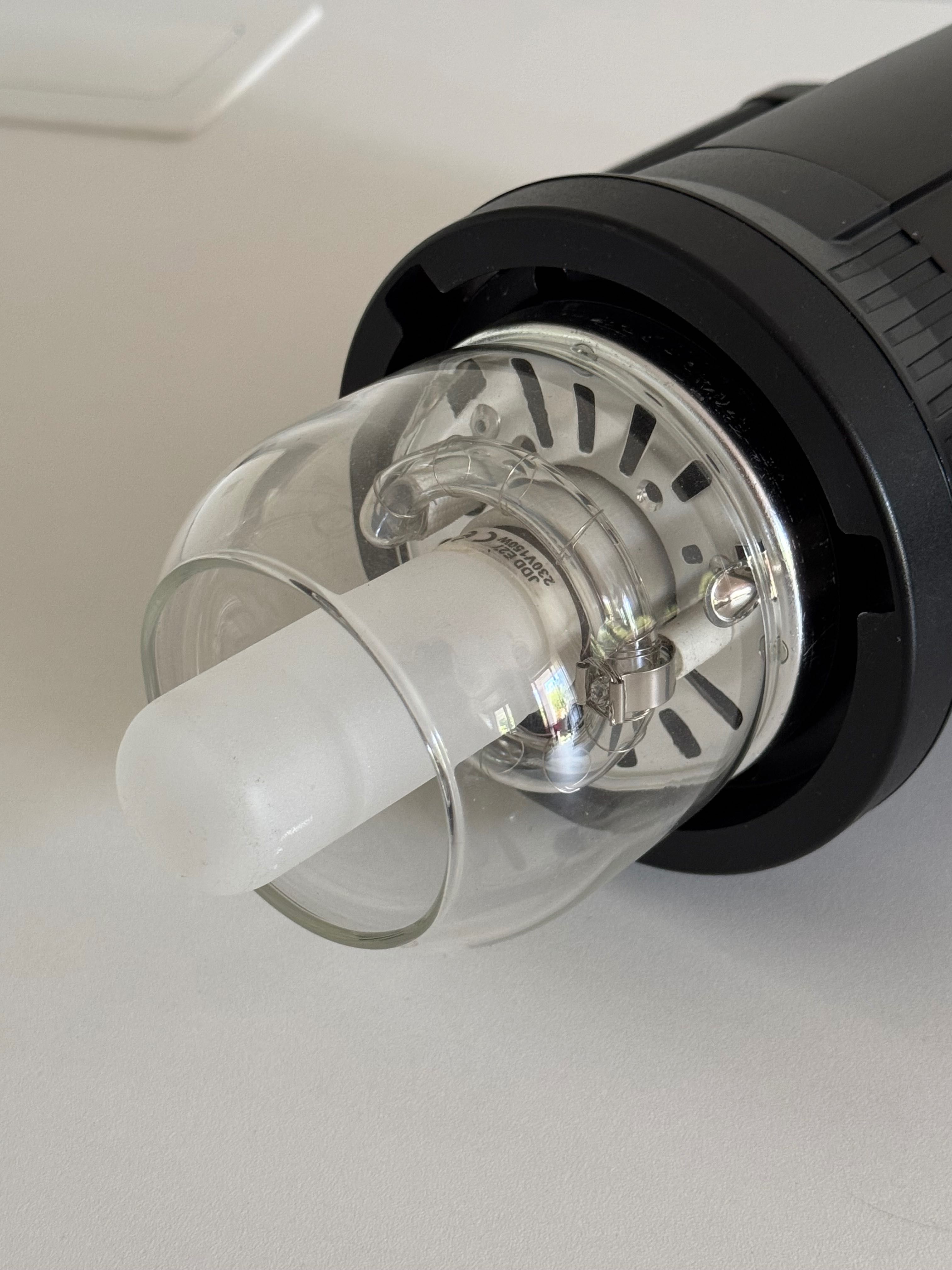Lampa błyskowa studyjna Quadralite MOVE 400