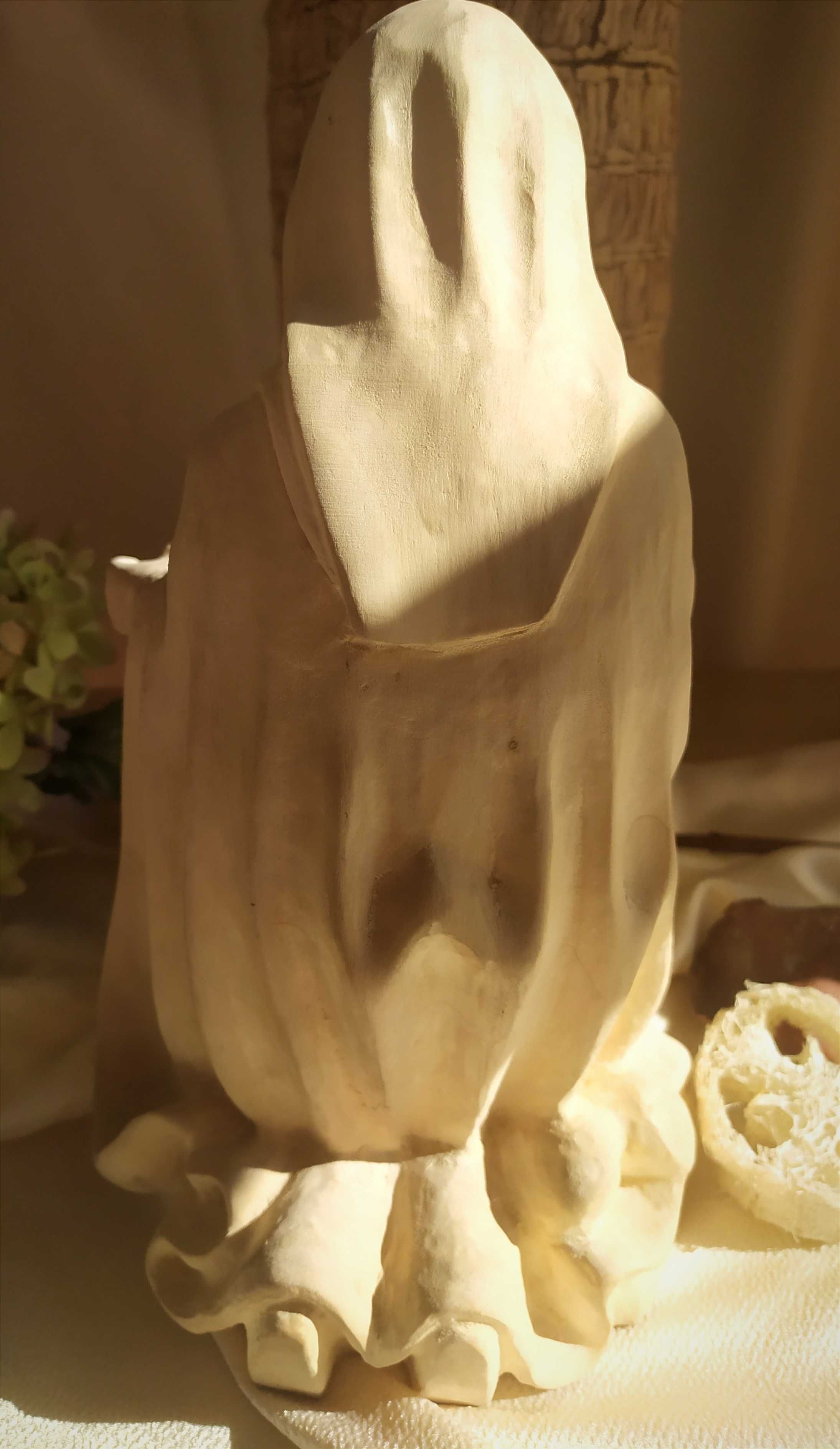 Rzeźba surowe drewno szopka Maryja