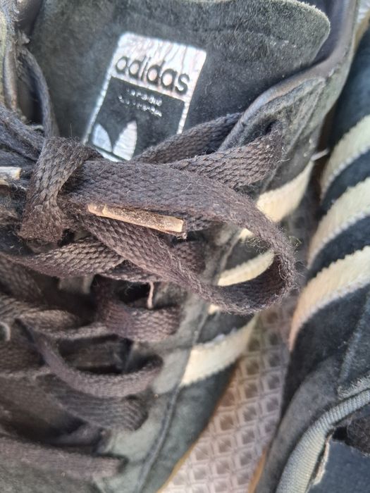 Ténis adidas pretos com pérola Campus