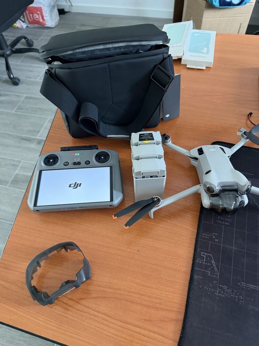 Mini Drone DJI Mini 4 Pro Fly More Combo NOVO