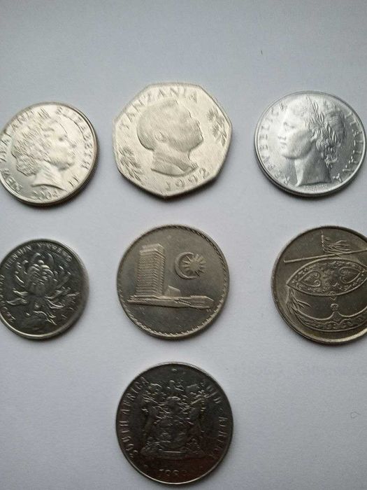 Монеты разных стран мира и номинала , три лота по 7 штук