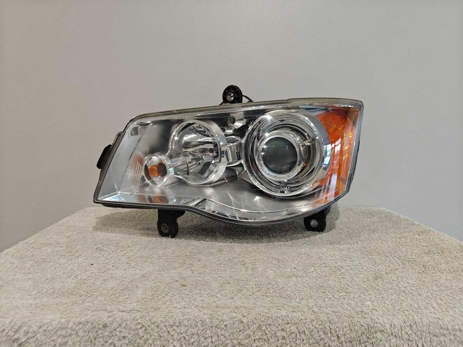 Lampa Lewy Przód Xenon Chrysler Voyager V Generacji EUROPA