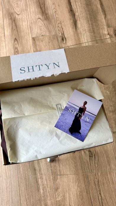 Шовкова сукня бренду Shtyn нова