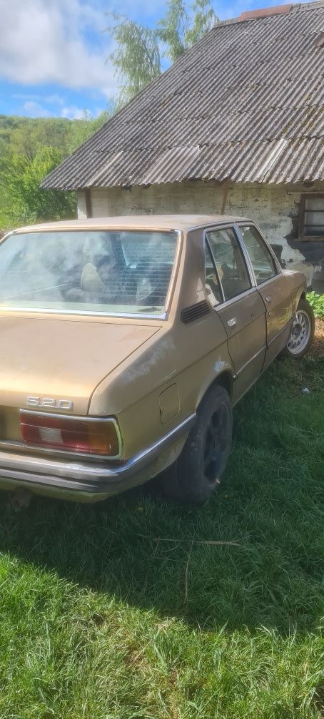 E 12 BMW 1980 в оригіналі з мотором м20б20 на карбі solex