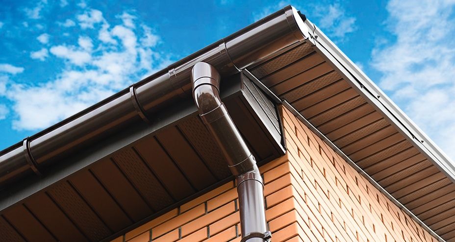 Монтаж водостічної систем даху. Жолоб. Ринва. Труби. Підшива, підсофіт