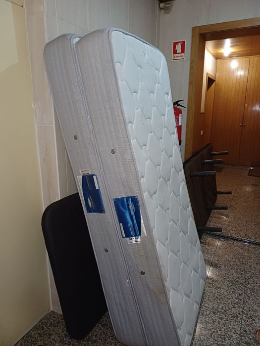 Conjunto de 2 Tapis mais 2 colchoes