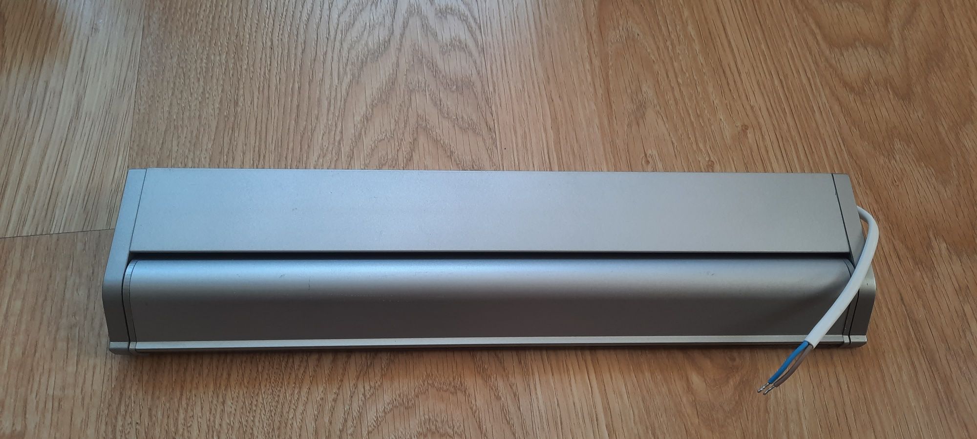 Lampka podszawkowa T5 ULTRA SLIM 8w