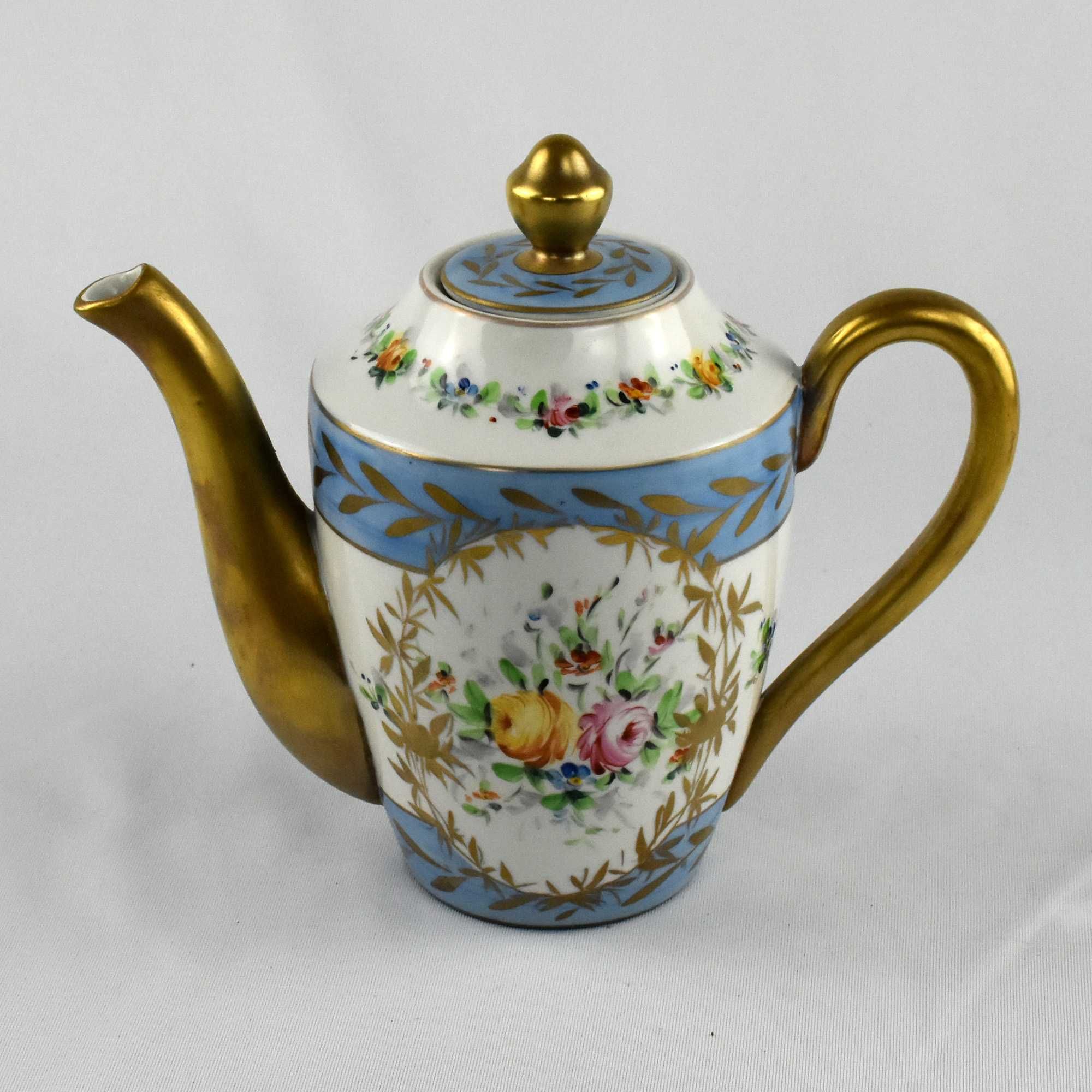 Bule porcelana Artibus, com flores pintado à mão, bico e asa a ouro