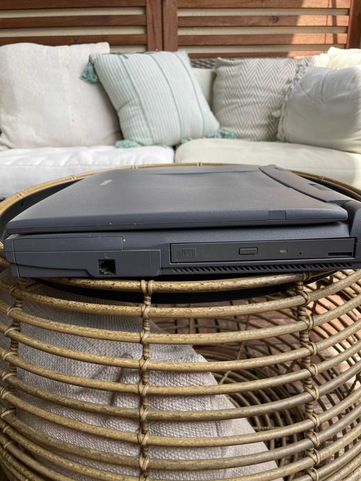 PORTÁTIL VINTAGE TOSHIBA Satelite Pro 4200 - Win98 LAPTOP Peças/Decor.