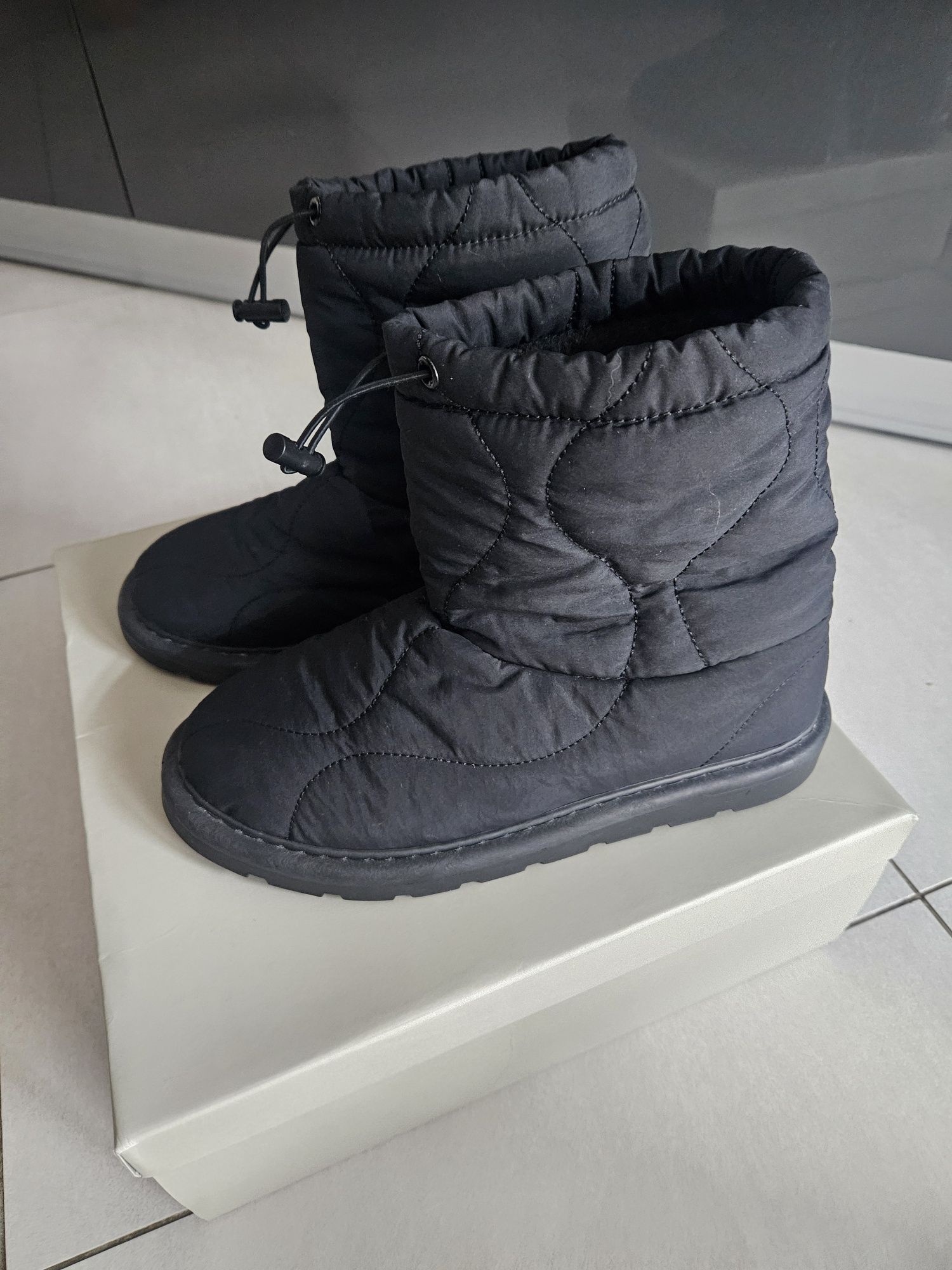 Śniegowce pikowane 38 24cm czarne wodoodporne kozaczki kozaki buty