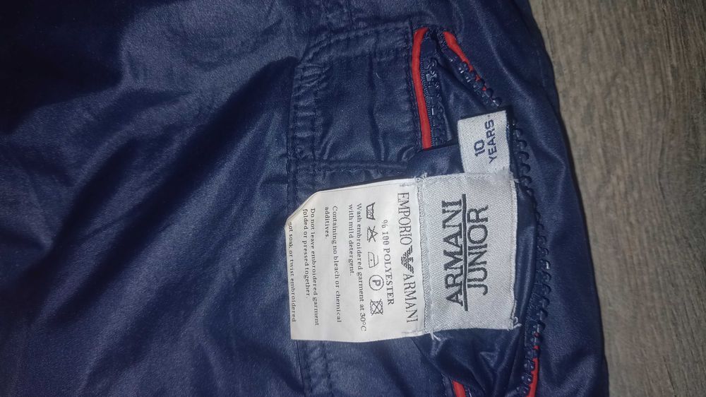 Куртка фірмова демісезонна  "Armani ", оригінал, з США, на 9-11 років.