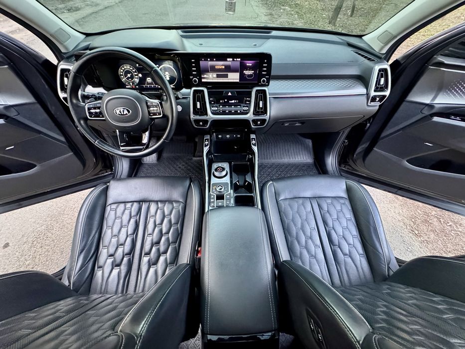 Терміново продам кіа соренту 2021року ,стан нової машини