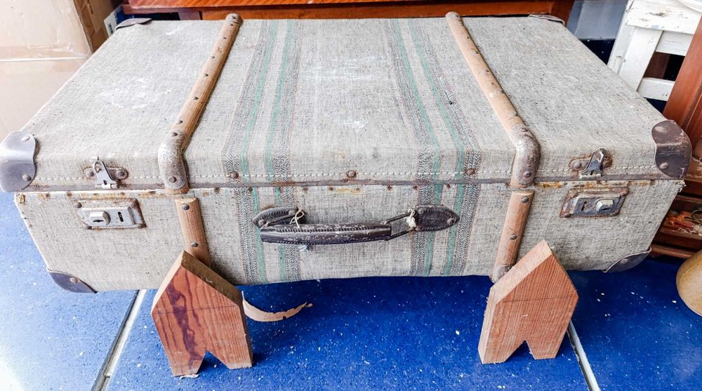 Mala em Madeira Vintage