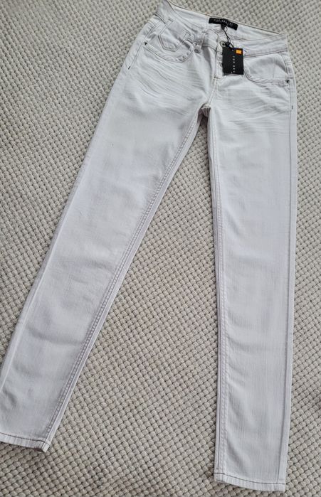 Nowe spodnie jeansy dżinsy damskie z wysokim stanem 99% bawełna XS