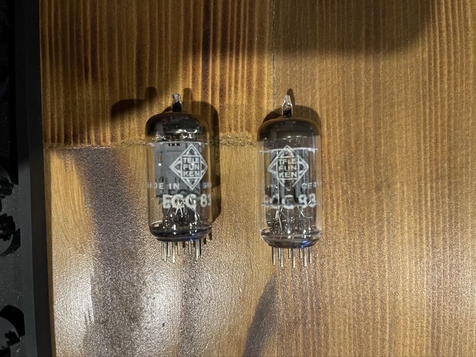 Lampy ecc83 Telefunken.