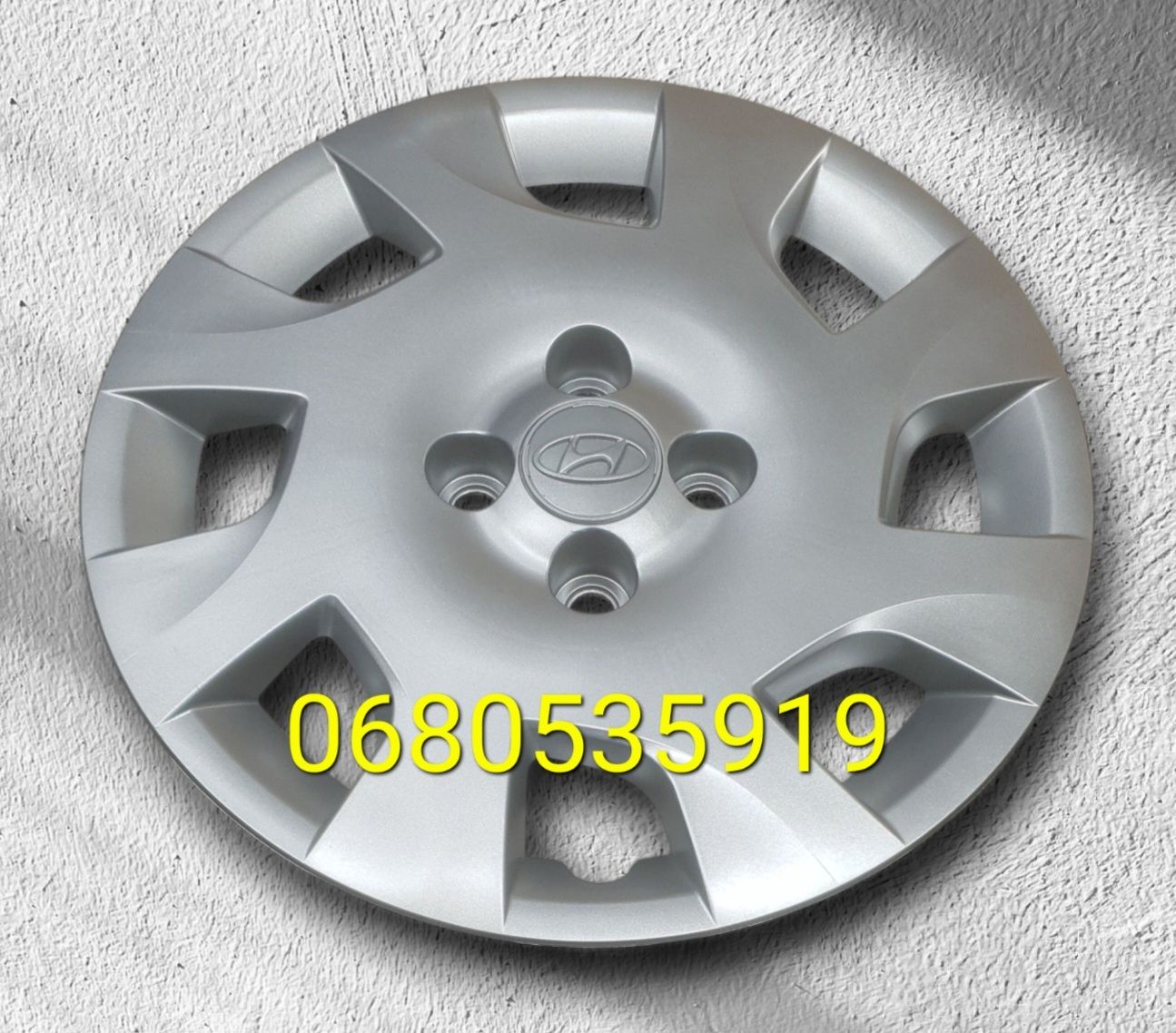 Ковпаки Hyundai R15 під болти i20 Solaris Accent