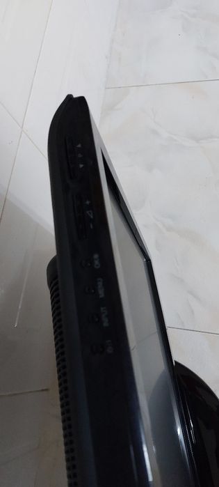 Tv lg.   22'                     .