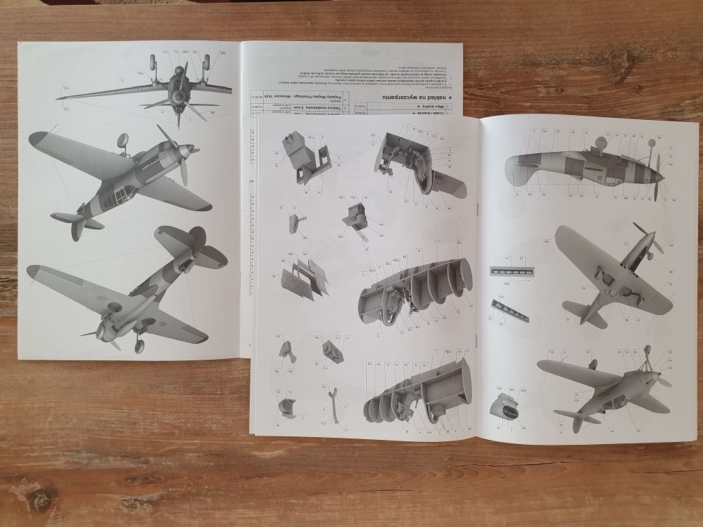 Modele Kartonowy Arsenał P-40E (2/2004) oraz P-39N (2/2003)