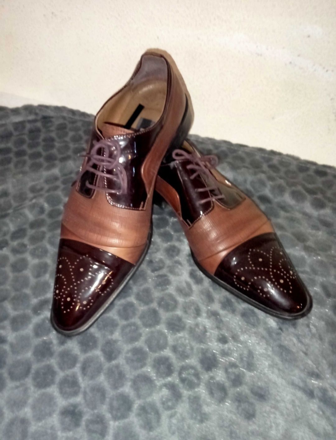 Nowe półbuty męskie eleganckie, wizytowe, założone tylko raz.