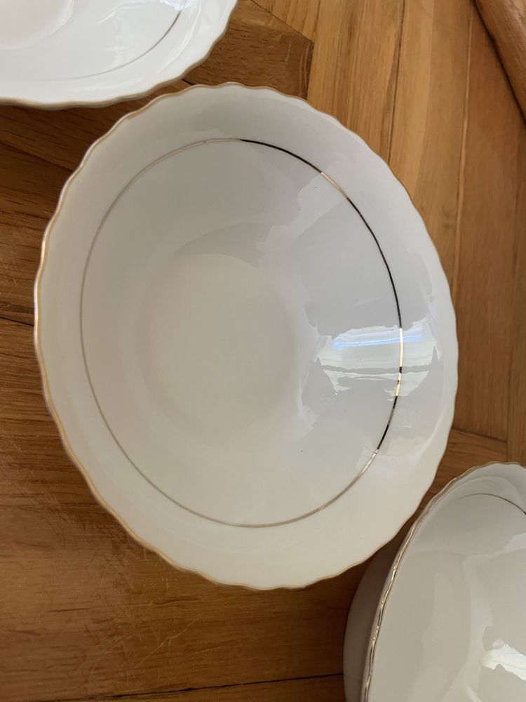 Salaterki porcelanowe miseczki ze srebrnym rantem białe komplet