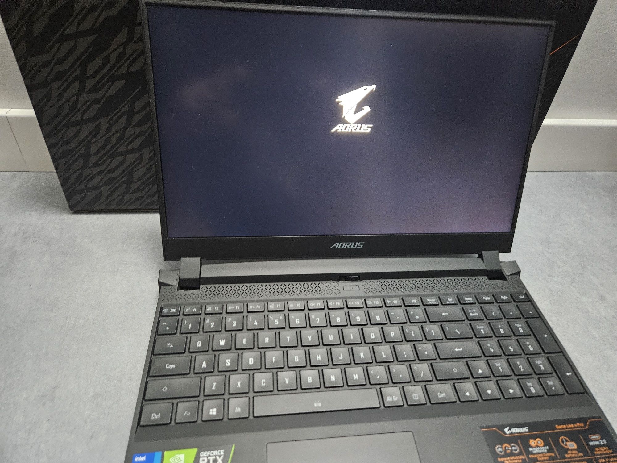 Laptop AORUS 15P GWARANCJA,i7-11800H 16GB/1TB win11 RTX3070/240Hz