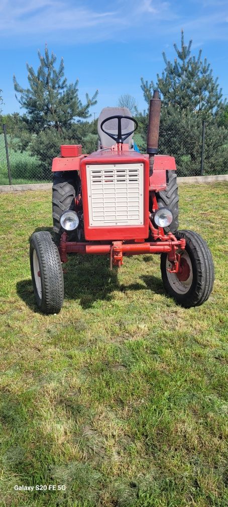 Traktor Włademierec T 25