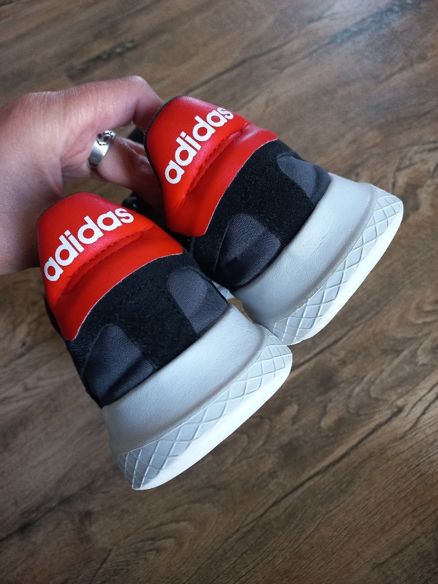 Кросівки Adidas 42 р в см 26