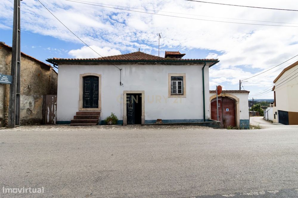 Moradia T6 com Entradas Independentes – Oportunidade Única a 5 Minutos