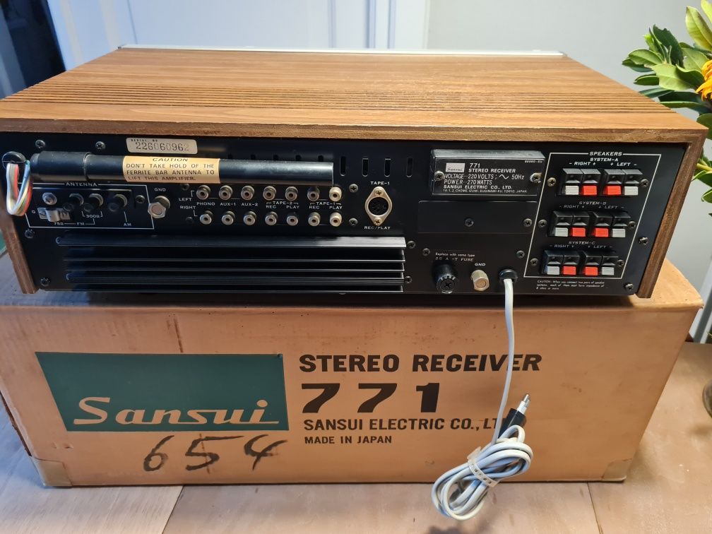 SANSUI 771 SUPER STAN w oryginalnym opakowaniu.