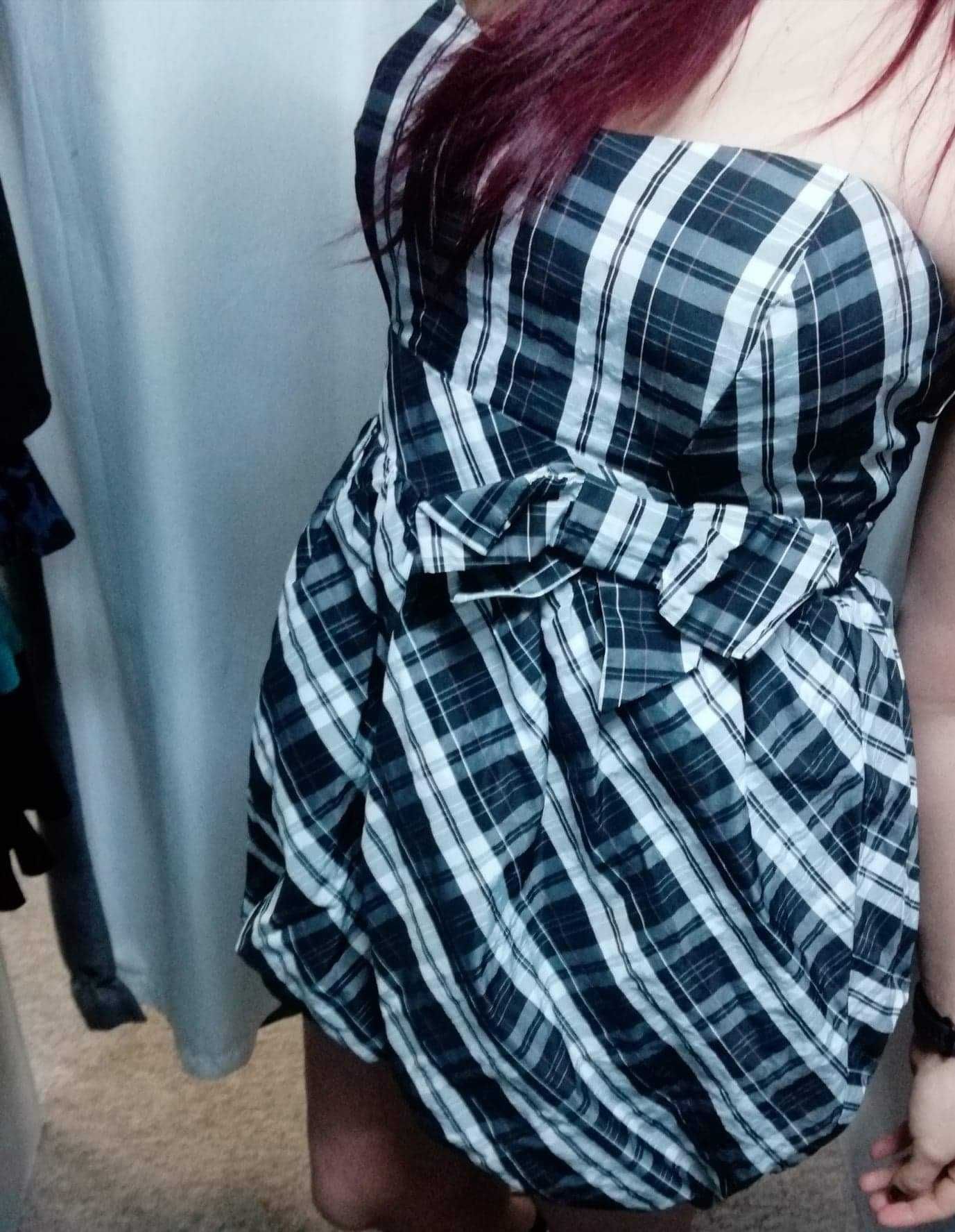 Sukienka bombka czarno biała kratka, bez rękawów, New Look, L