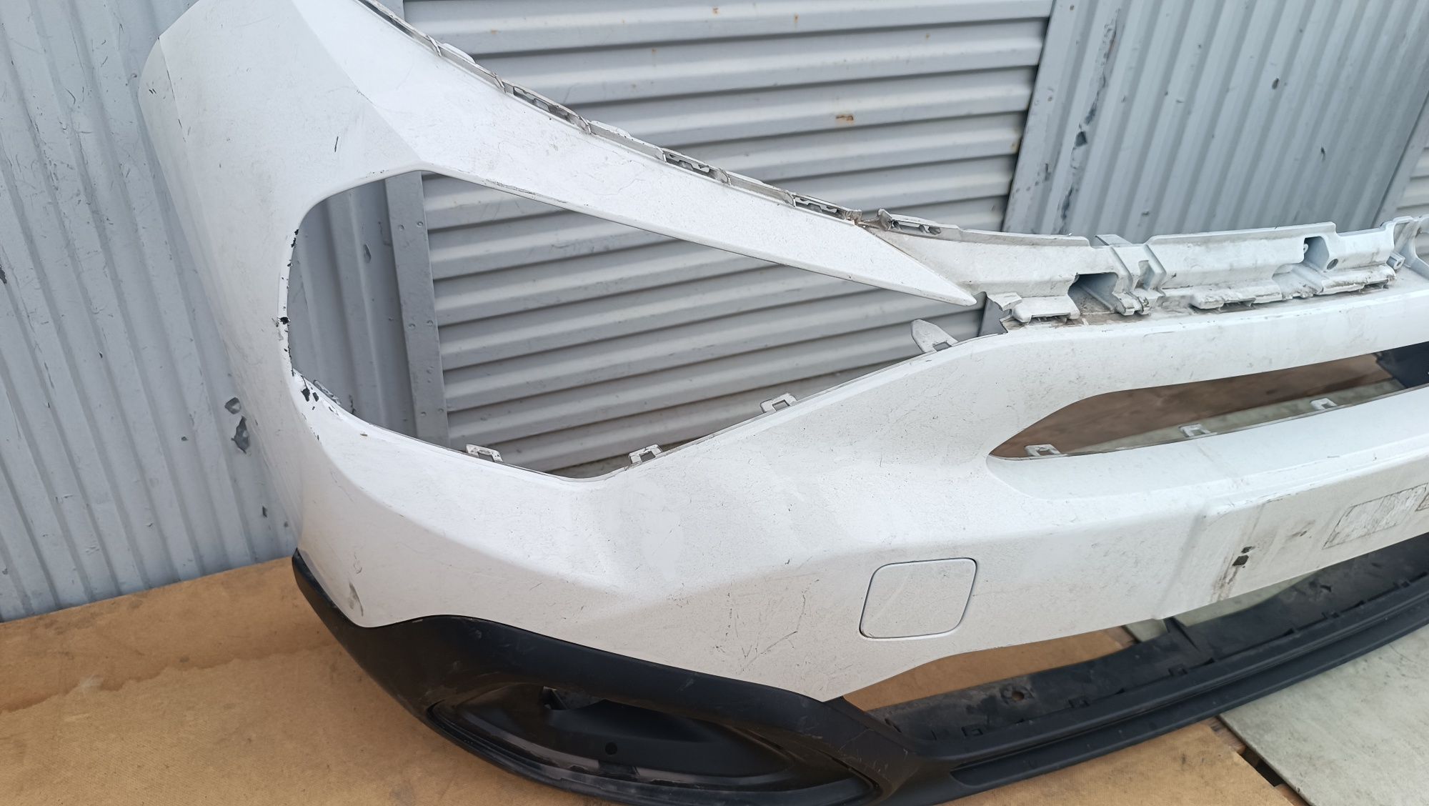 Vendo parachoque de frente citroen C4 MK 3 ano 2020/23