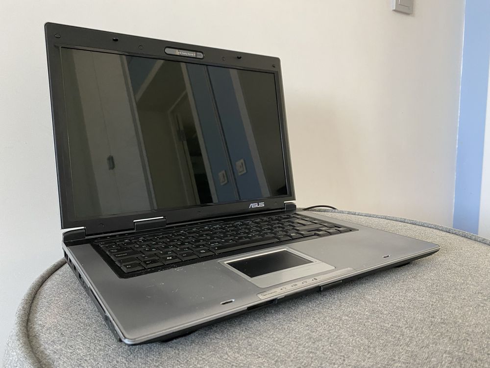 Ноутбук ASUS в чудовому стані
