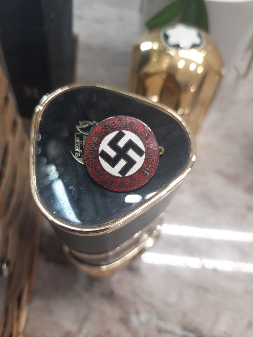 III Rzesz odznaka NSDAP 2 wojna militaria swastyka antyk wpinka