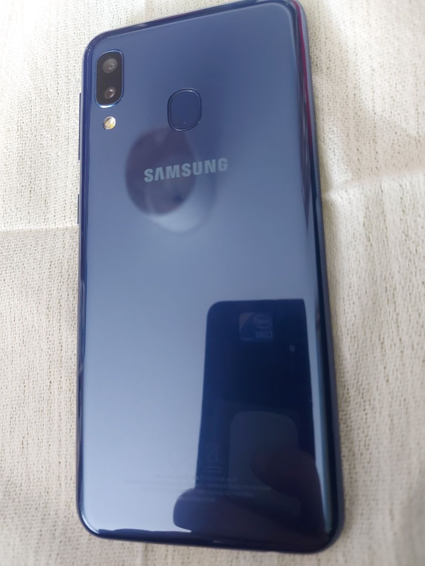 Samsung Galaxy A20e 5,9" 3gb/32gb usb C, stan idealny, różne kolory
