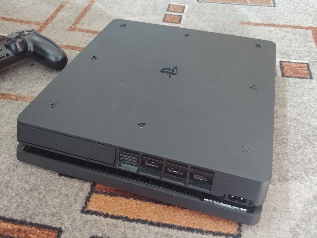 Ps4 Slim 500gb cuh22 С играми Hitman 1-2 и Destiny 2